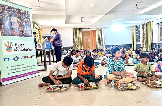 एक मुट्ठी आसमान – Mid Day Meal